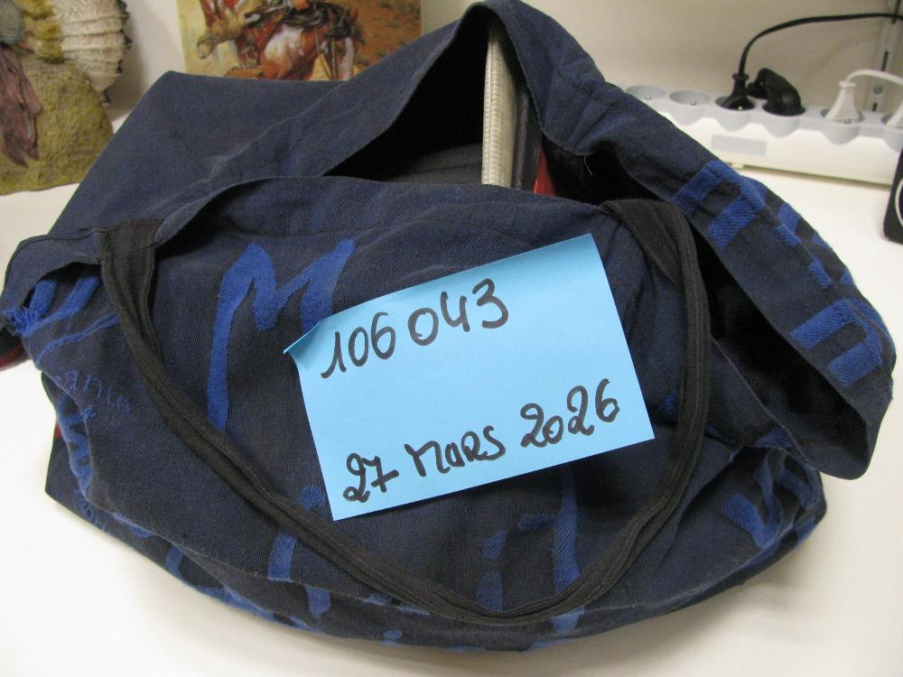 Sacs, valises : N° 2026001665 Trouvé(e) le : Fri Mar 27 00:00:00 CET 2026