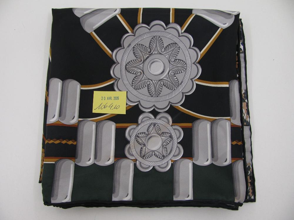 Vêtements, chaussures, accessoires : N° 2026002032 Trouvé(e) le : Mon Apr 20 00:00:00 CEST 2026