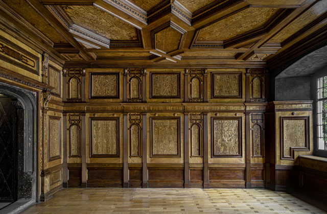 Vue d'ensemble vers l’ouest de la salle des Administrateurs de l’Œuvre Notre-Dame, vers 1582, après restauration des boiseries. Strasbourg, Musée de l'Œuvre Notre-Dame. Photo : M. Bertola / Musées de la Ville de Strasbourg