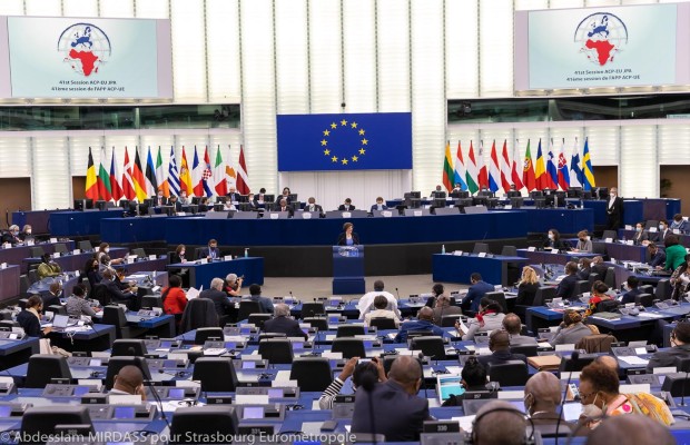 allocution de Mme la Maire Jeanne Barseghian dans l'hémicycle du Parlement européen