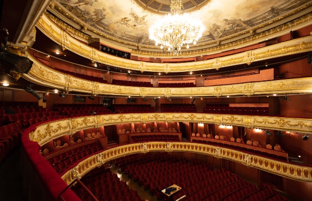 Le théâtre municipal, qui accueille l’Opéra national du Rhin, va faire l’objet d’une vaste opération de rénovation-restructuration. Les travaux sont prévus pour la période 2026-2029.
